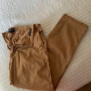 American Eagle men’s khaki pants, original straight, size 32x32, like new